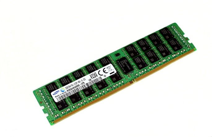 Samsung_DDR4_module_01.jpg