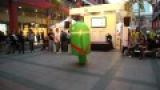 Cười ngả nghiêng với điệu nhảy của chú robot Android.flv